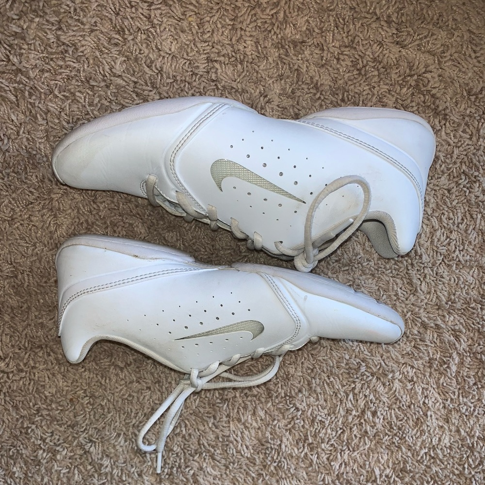 nike cheer shoes